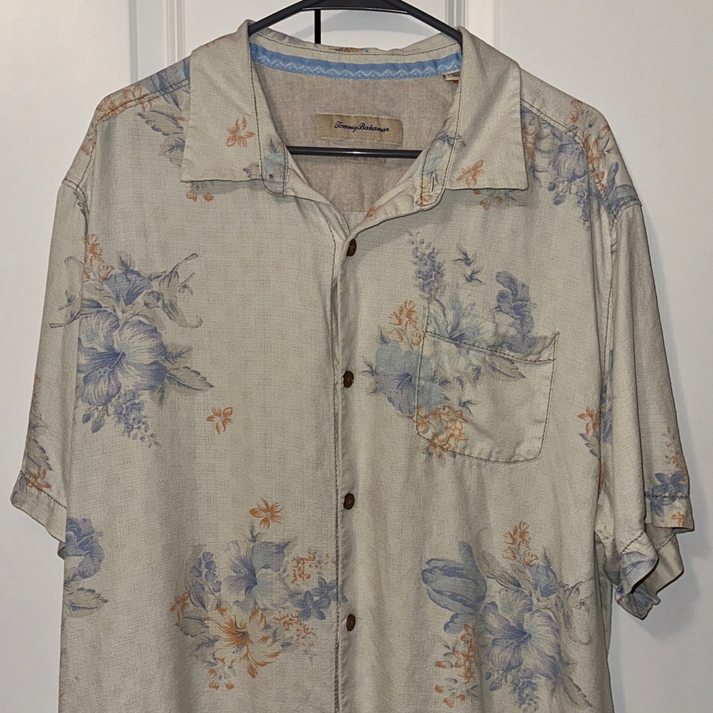 Tommy Bahama Men's Tropical Shirt - Cream and Blue - Size XL